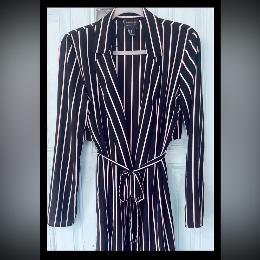 Black & Pink Striped Long Robe Sz Med Forever 21 Jacket Matching Belt Versatile